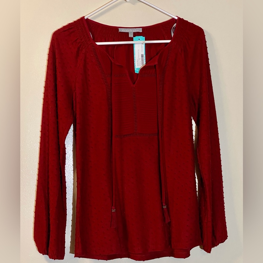 Long-sleeve decorative top